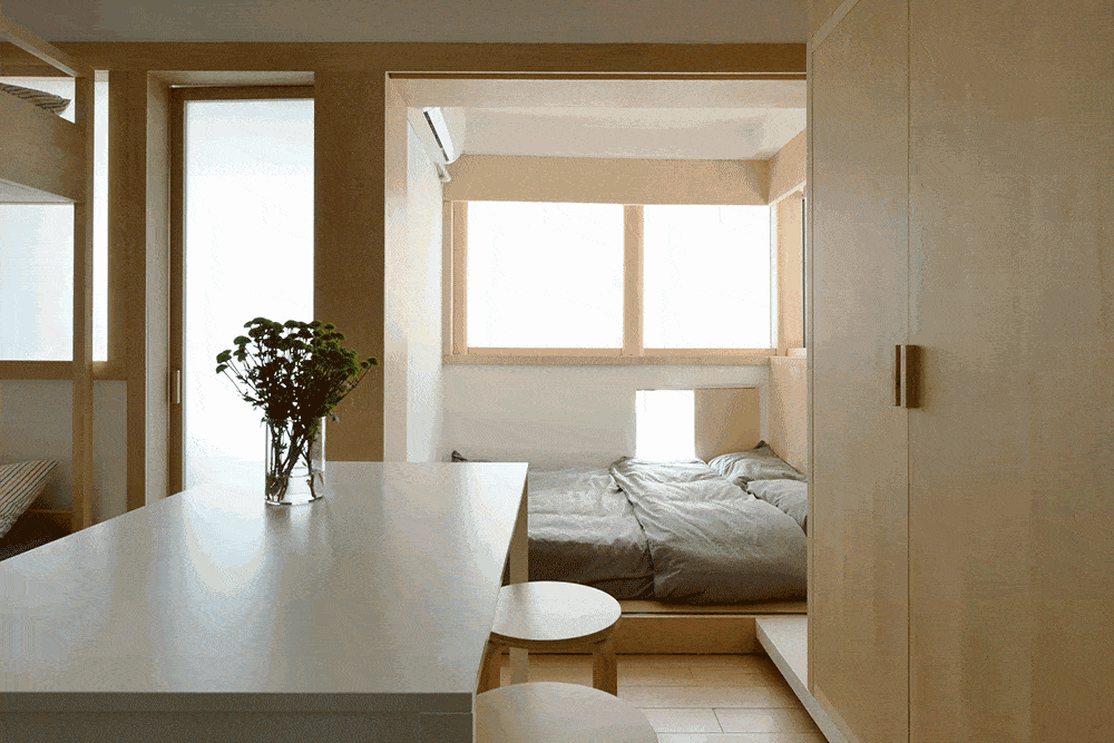 厦门43㎡小破屋住一家6口人!卧室拥挤不堪,杂物随地乱放!