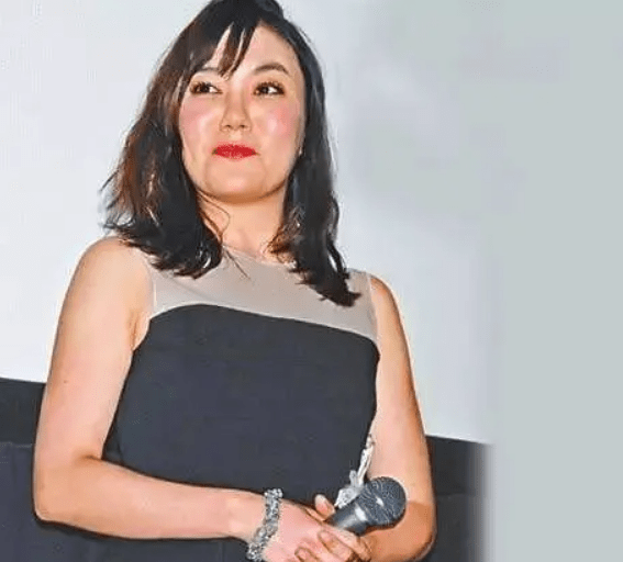 原创头文字d中让周杰伦陈冠希着迷的美女如今长什么样呢