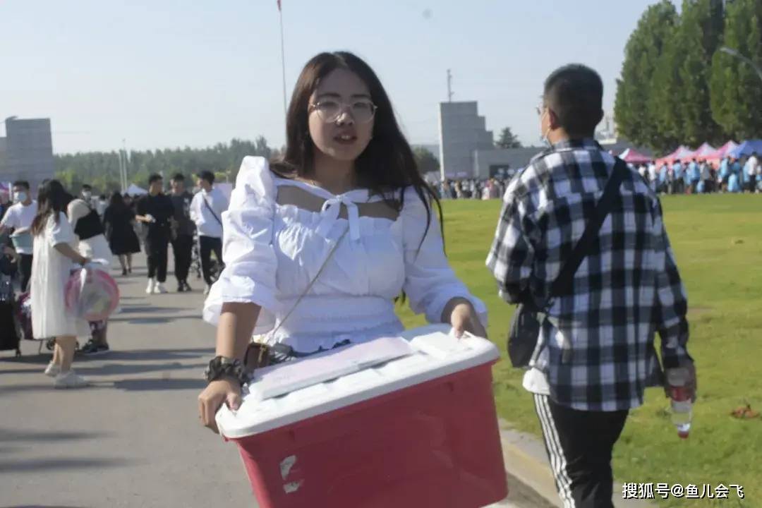 本科|拥有“最豪华”大学校门，“最豪气”二本大学2020年本科分数线发布