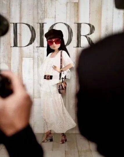 show|如果没有 “真人模特”，时尚要怎么玩