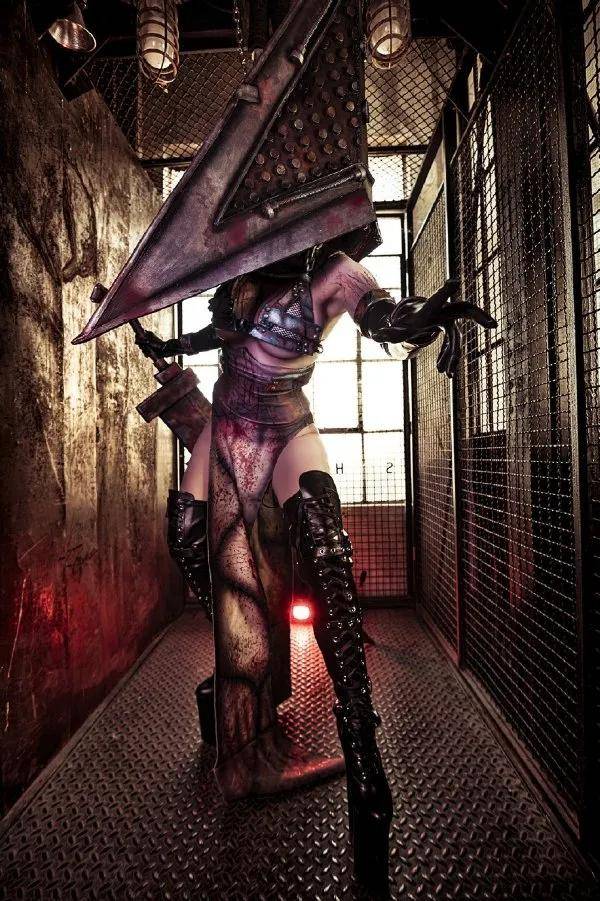 安全感|喵和鱼睡一起,是不是更有安全感?