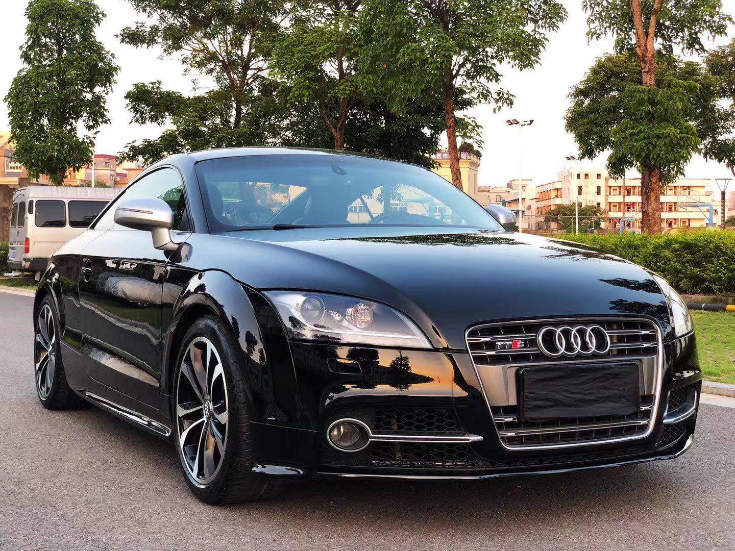 15款奥迪tts售价12万,外观动感小巧,超讨女孩子的喜爱