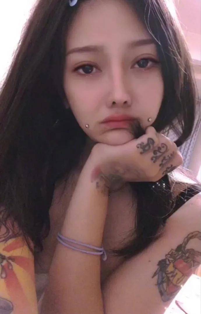 安全感|喵和鱼睡一起,是不是更有安全感?