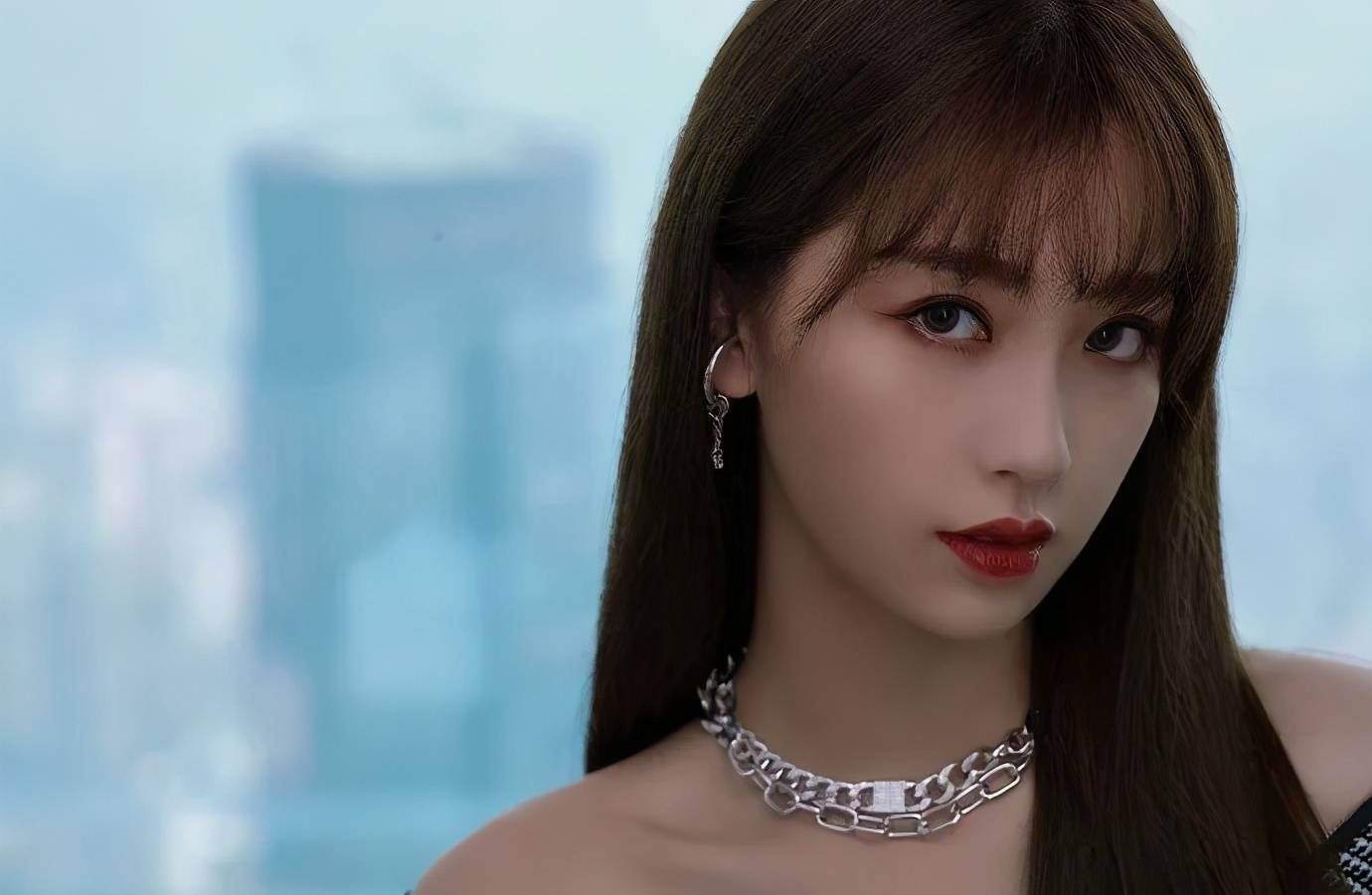 锁骨|虞书欣大秀白皙香肩迷人锁骨！魔鬼身材性感妩媚魅力足