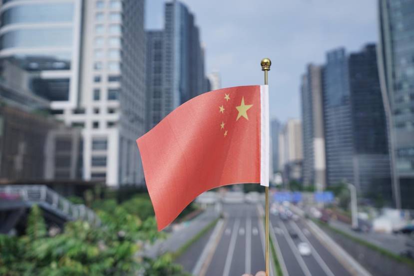 中国成全球最大经济引擎！IMF上调GDP增长预期，
