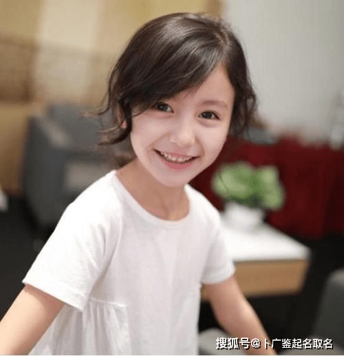 女生怎么形容很有气质 31927aabb4c942bca582f824be8f566b.png