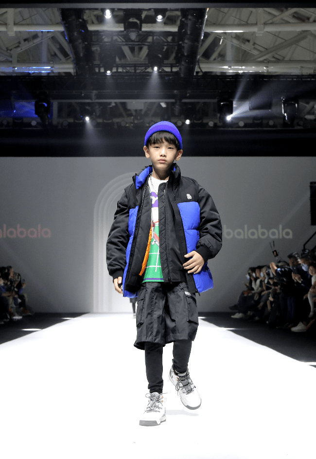 孩子|KIDSWEAR上海时装周开幕大秀——巴拉巴拉“绒我撒野”秋冬时尚大秀