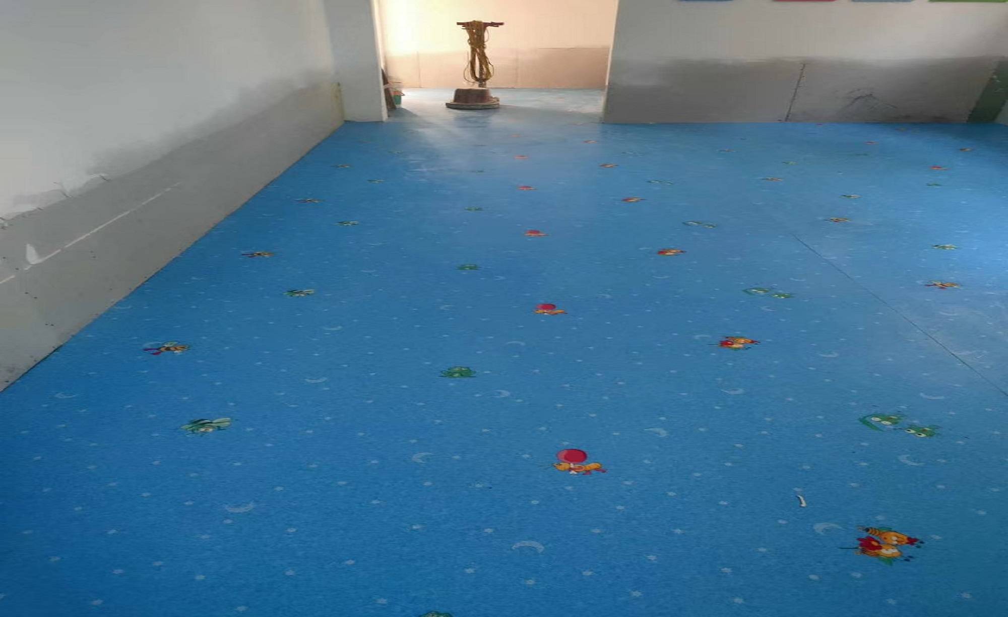 幼儿园室内pvc弹性复合塑胶地板效果图