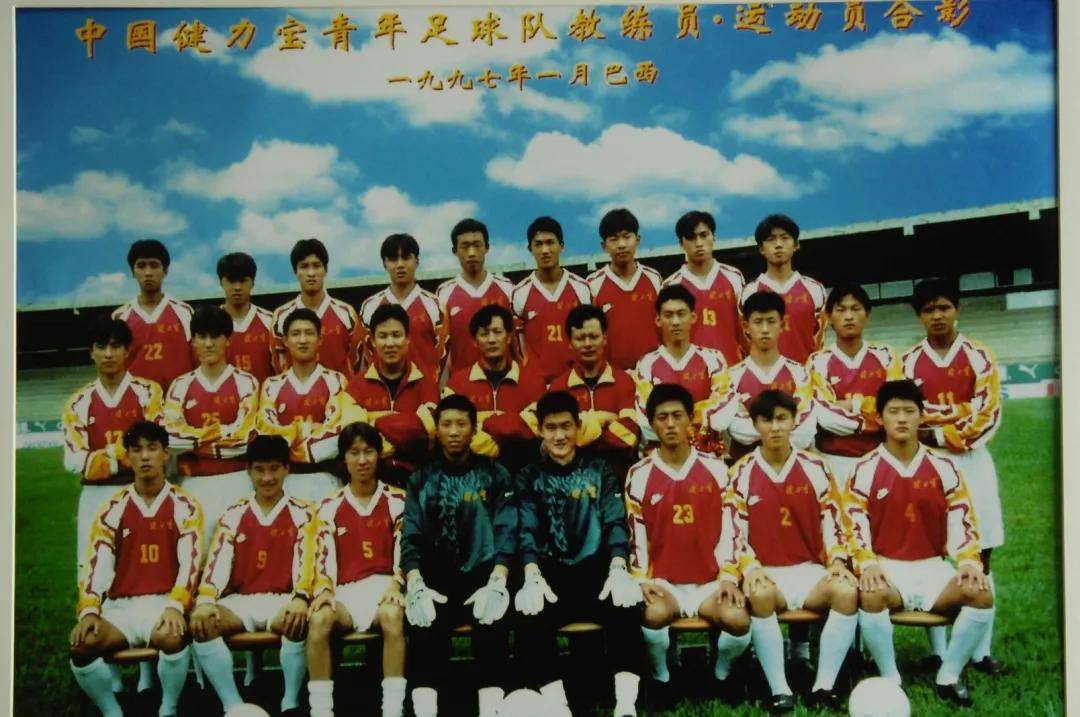 健力宝|佛山的秋日来了,一起解锁国潮秋日大片!别忘了带上你的“潮拍神器”。