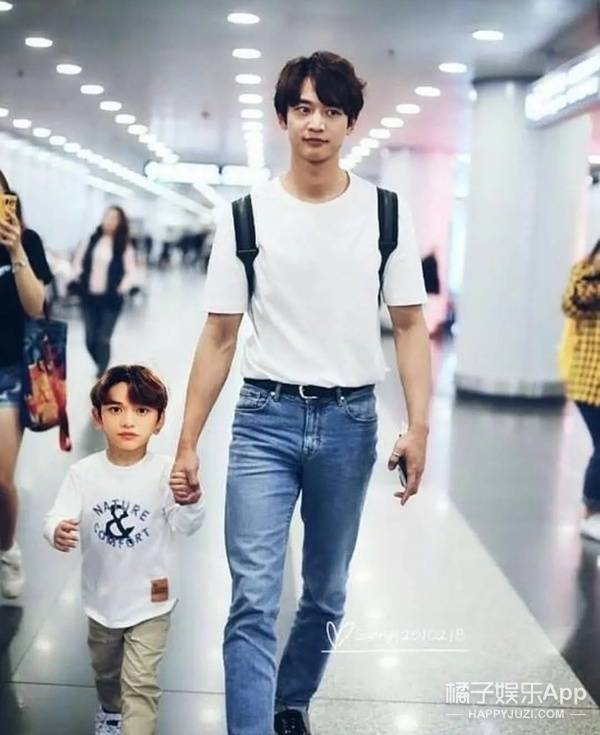 周震|跨国“双胞胎”大起底！马丽韩国分丽女团出道，周震南演俏寡妇？