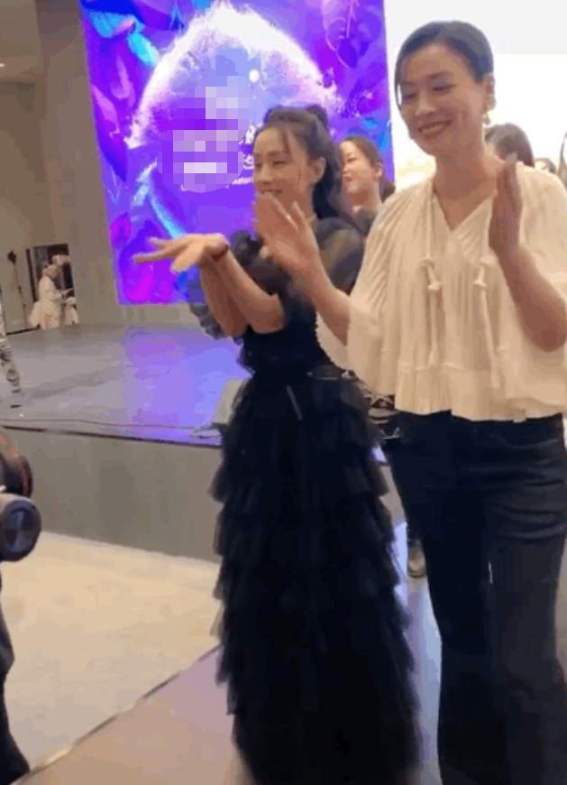 张庭|张庭用美颜滤镜证明年轻，但不修图挺真实，还得承认老了的事实！