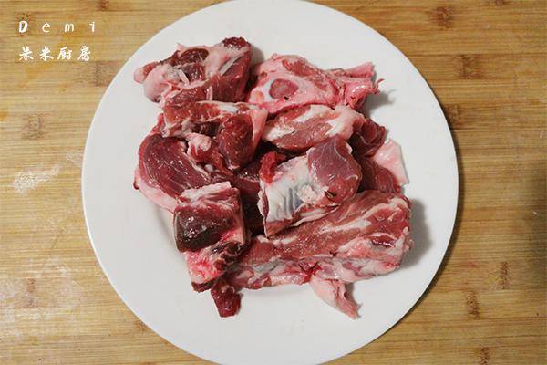 莲藕排骨汤怎么炖比较软糯 dee8485c0bb2476584b778f7f0485be4.jpeg