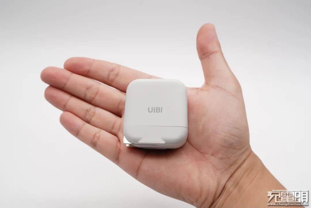 设计|拆解报告：UIBI柚比30W 1A1C氮化镓快充充电器