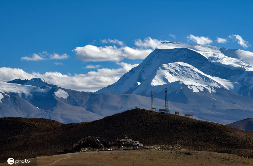 西藏阿里:秋日的纳木那尼峰美如画
