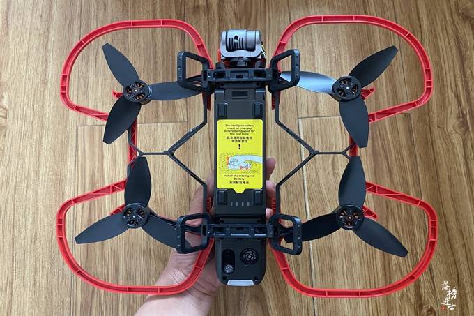 直播|Hover2直播无人机，可搭配单手遥控器操作，直播就这么简单