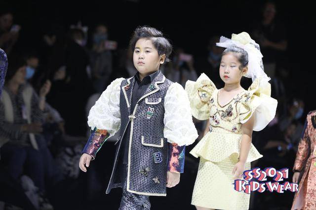 时尚|科技与时尚相融合——FUNNY DREAM高定礼服童装秀