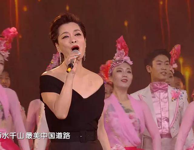 谭松韵|金鹰节开幕式女星集体发胖，张萌肿脸，谭松韵双下巴，宋茜最惨