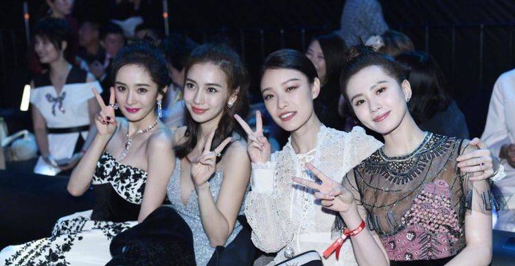 刘诗诗和杨幂10多年前长啥样?纯天然和整容脸一览无遗