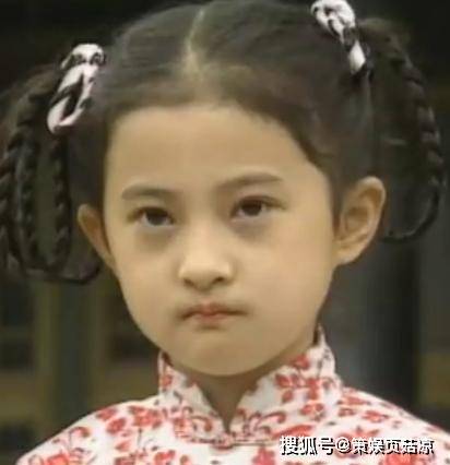 金铭小时候饰演的"小婉君"这一个角色也确实是灵气十足,大眼睛里含泪