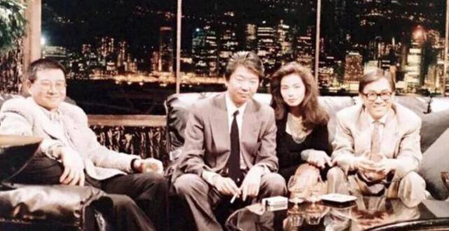 为什么费玉清经常"开车",但是却没有人反感