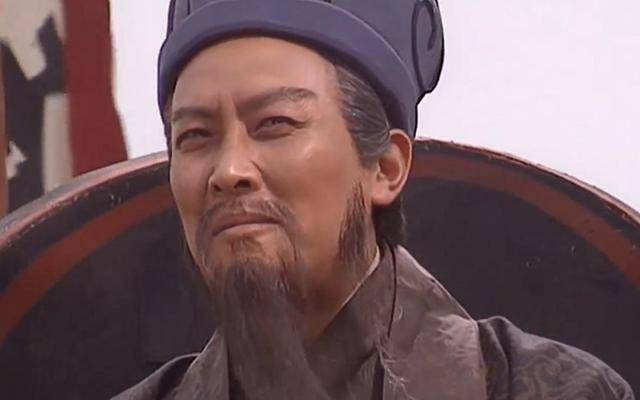 诸葛亮入朝时竟然"甲仗百人入殿",诸葛亮这样做有什么