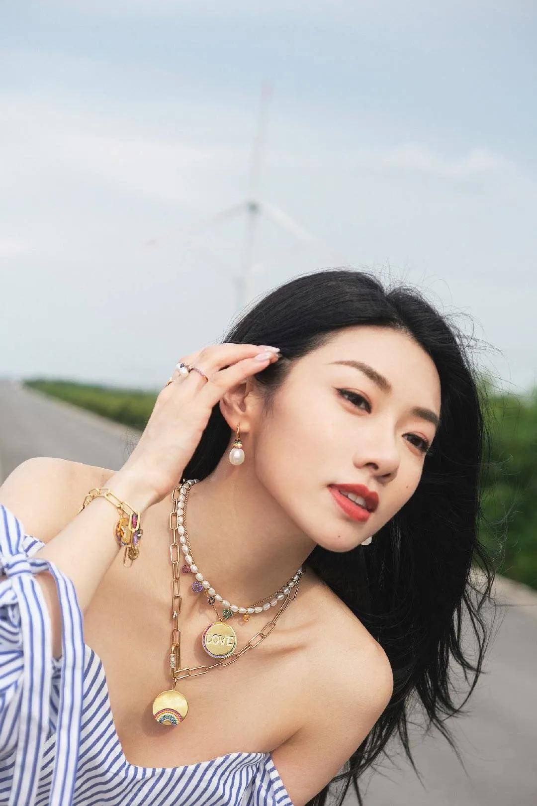 热巴|从千年狐狸脸到总攻2.0，热巴这是把自己的变美秘籍告诉了好闺蜜？