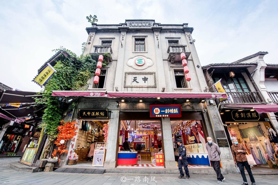 河坊街|杭州第一名街，再现清末民初风貌，首富胡雪岩在此建药堂悬壶济世