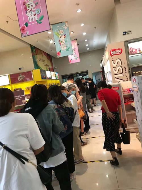 购物|阿里也来入局，排长队的免税店对应千亿规模大生意