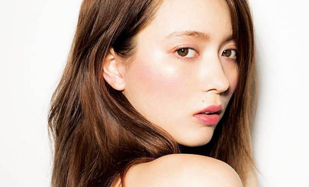 豆沙|让谭松韵惊艳四座的秋日妆容，原来你也能拥有，尤其这3款最时髦