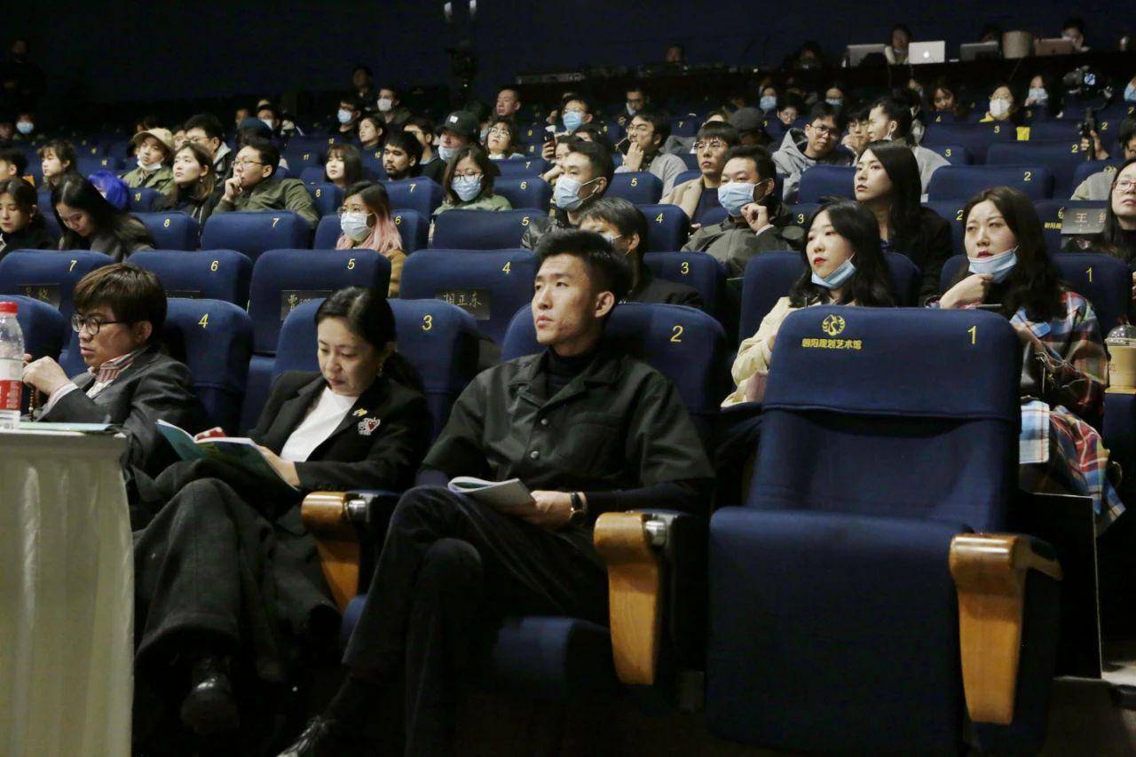 飞鹰计划国语版在线 194c8c7be659471f8b8e01af03dba175.jpeg