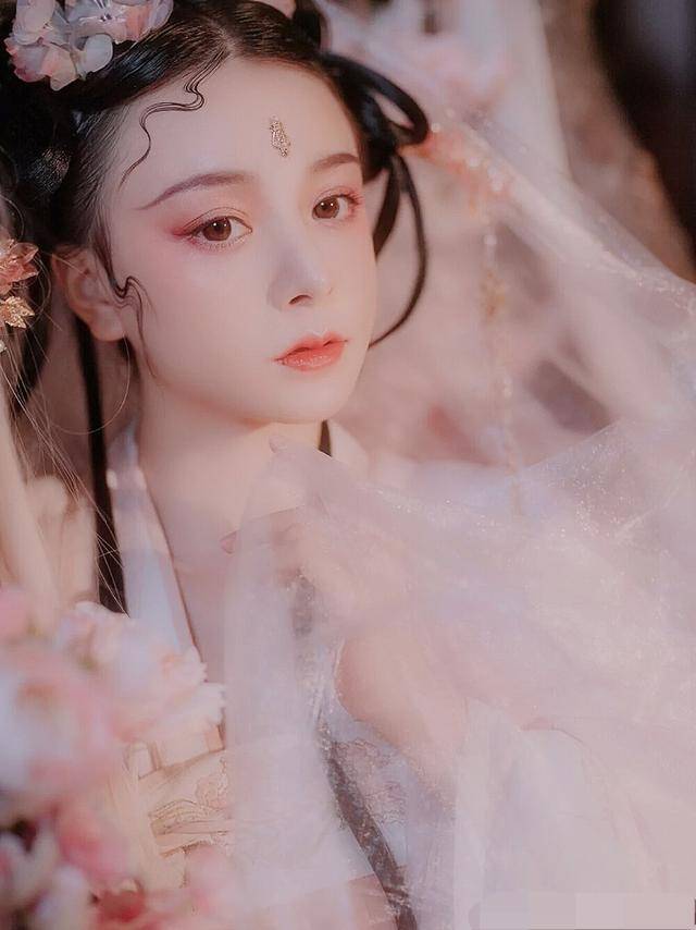 非常惊艳的小说推荐 1ba0a6e2e5324af48690ca10ca13d52f.jpeg