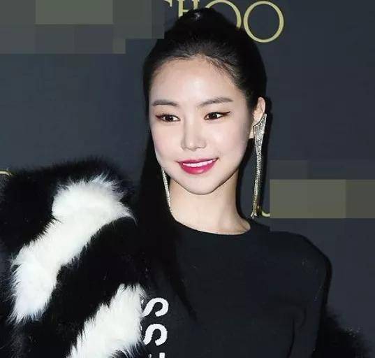 李惠利|女明星最绝大鼻头变身记！娜扎do鼻子前应该找她取经1000次...