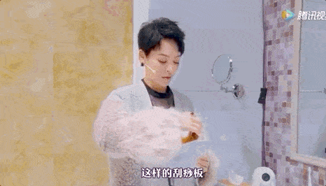 按摩|“瘦成一座雕塑”的宁静，在护肤上更是个狠人，为变美扎900针