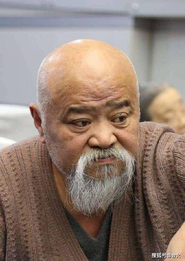 网友|原创李琦因糖尿病无法吃冰棍发飙怒摔？被指浪费可耻，65岁患多种疾病