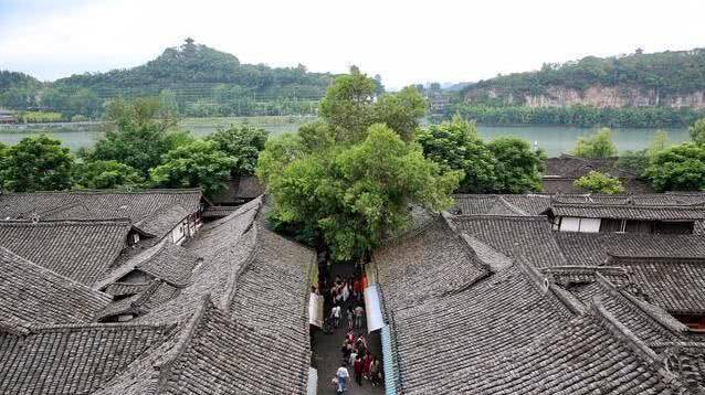 宜宾人口有多_宜宾燃面图片(3)