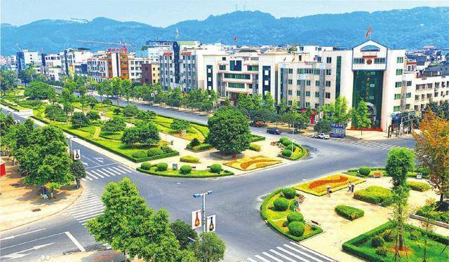 泸县gdp_泸县二中(2)