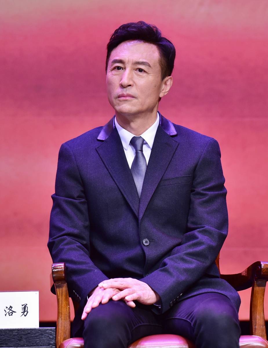 上戏院长黄昌勇任话剧《前哨》编剧  王洛勇出演