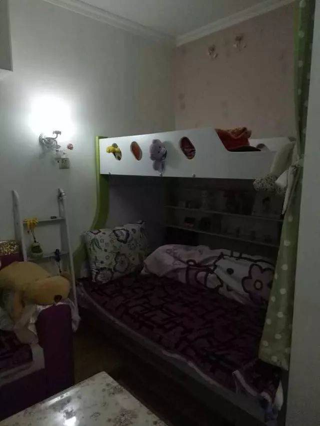 自己在家做小房子 9ef5a61e4f0a4bdabd03d3b4a0b88c4a.jpeg