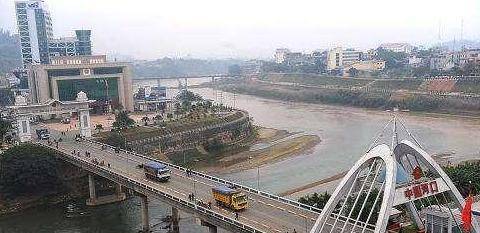 云南经济总量 越南_云南河口越南街美女(3)