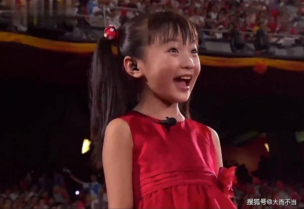 林妙可21岁了,谁还记得当年的一介P夫?