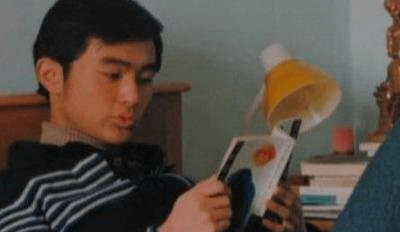 待遇|原创孟非晒庆生视频,24位美女一同为他唱生日歌,这待遇着实令人羡慕