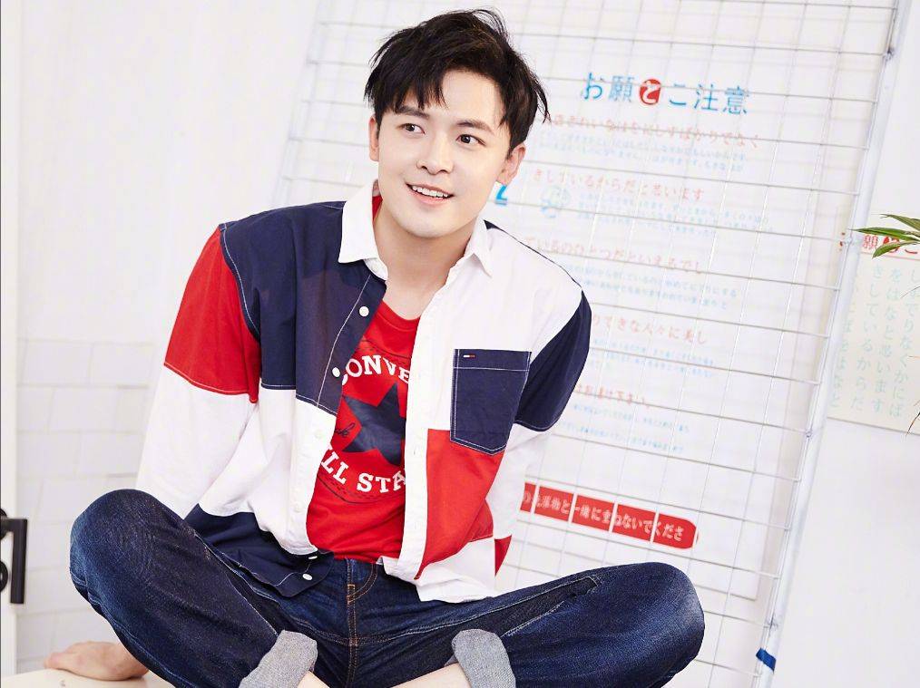 面网友曾经忘怀了起先他为何退网，也有一批新网友曾经不分解付辛博了。