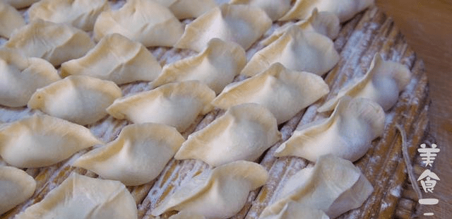 羊肉馅饺子怎么做好吃又简单 5ff3b8c4f3f54decafcb24f24fec03f7.png