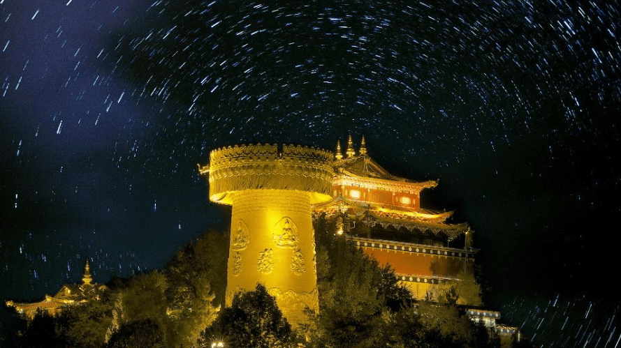 香格里拉月光城 | 走进独克宗古城,抵达神秘而圣洁的天地_手机搜狐网