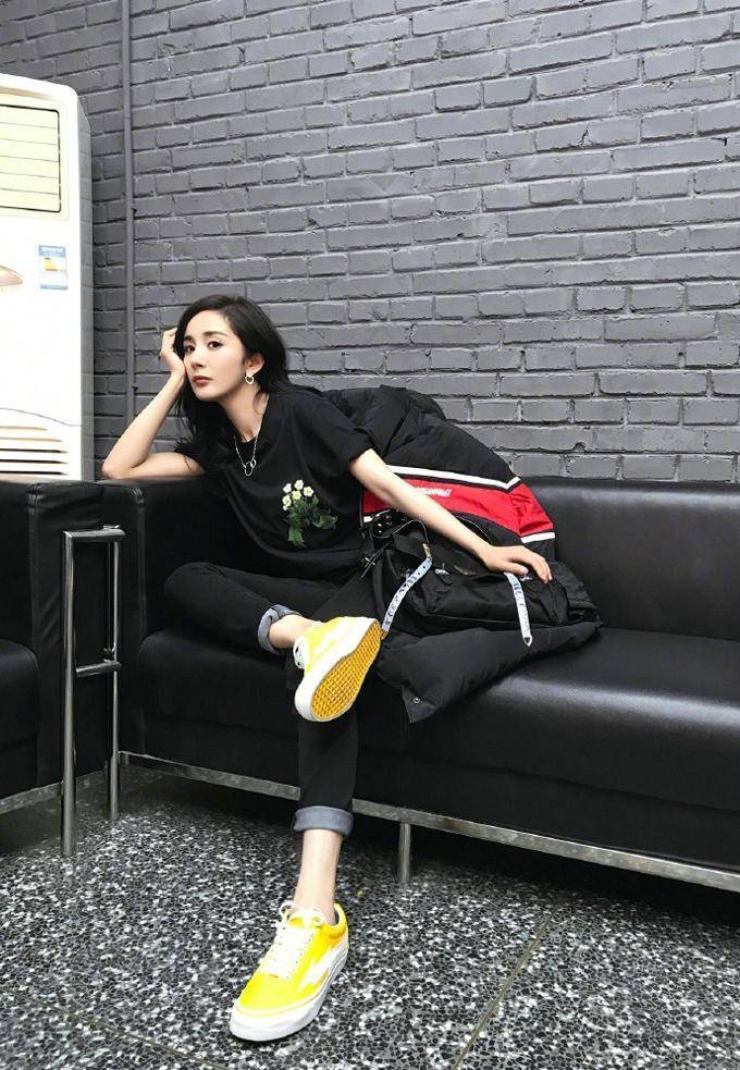 肌肤|杨幂，赵丽颖是吃了什么仙丹吗？她们的“逆龄”到底怎么操作的