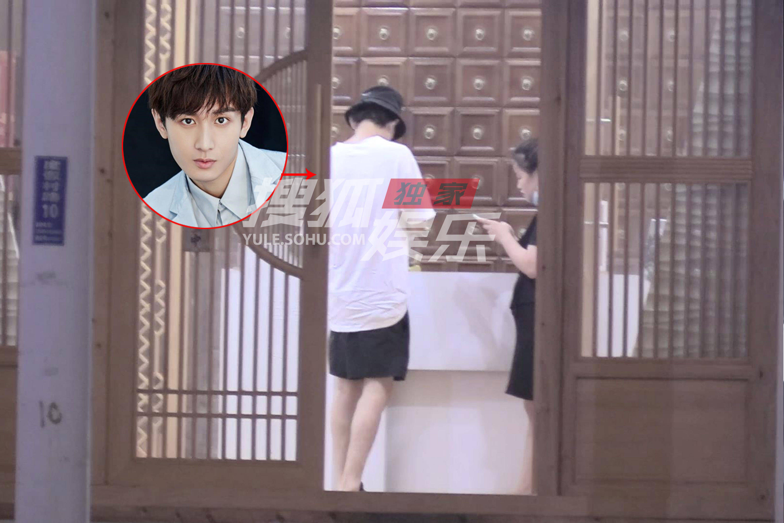 独家:成毅拍摄结束后去做按摩!一路小跑超有活力
