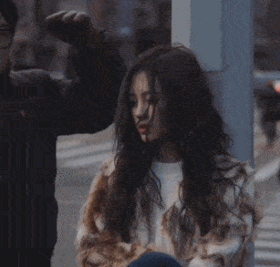 蒋梦婕|女明星为了发际线有多拼？蒋梦婕戴假发片，鞠婧祎糊了满脑袋粉