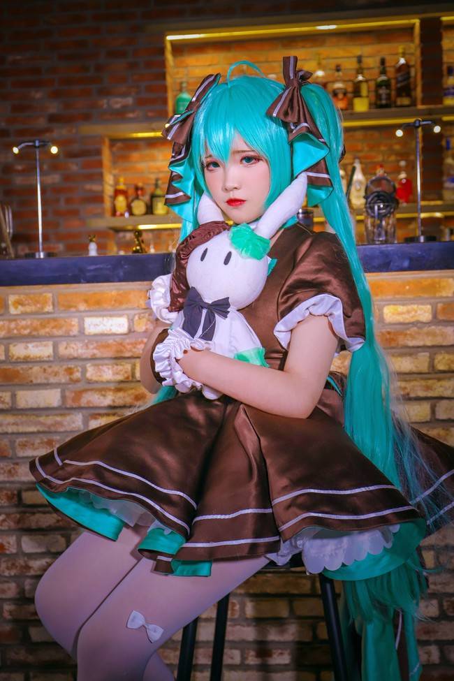 cos:双马尾初音,微胖的小洋装殿下