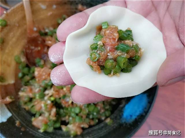 怎样调牛肉白菜饺子馅 ee1f1c4bd7c7408ca932ccfd9517f170.jpeg