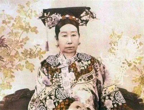 慈禧年轻时到底有多美看专家还原当年的旧照美得让人移不开眼